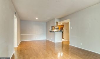 3305 WYNDHAM Cir 156, Alexandria, VA 22302