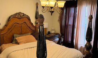 14 Maler Ln, Patchogue, NY 11772