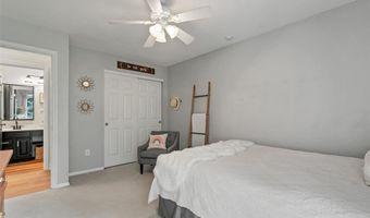 1716 Timber Ridge Estates Dr, Ballwin, MO 63011
