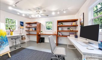 17 Bohemian Ln, Asheville, NC 28805