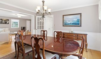4053 WEDGEWOOD Rd, Allentown, PA 18104