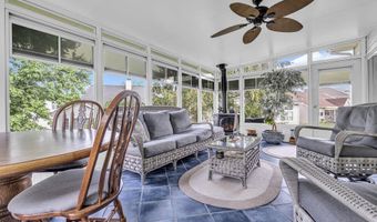 7 Woodlake Ct, Barnegat, NJ 08005