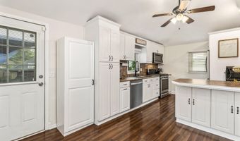 76 Morris Ave, Belford, NJ 07718