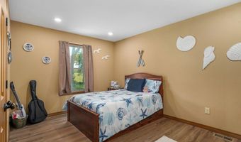 18519 Farm Road 2000, Aurora, MO 65605