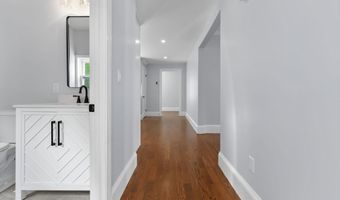 12 Longwood Ave, Beverly, MA 01915