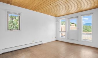92 Sandia Cyn, Arroyo Hondo, NM 87513