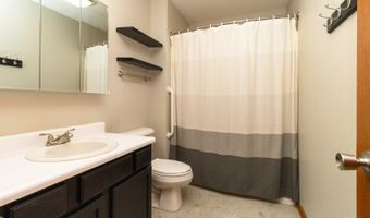 1017 10th Ave NW, Altoona, IA 50009
