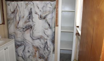 27 Trinity Pl, Amsterdam, NY 12010