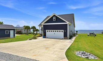 30 E North Shore Ln, Arapahoe, NC 28510