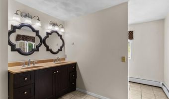 16 Spectacle Ave, Warwick, RI 02888