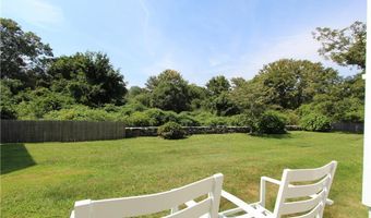 347 Paradise Ave, Middletown, RI 02842