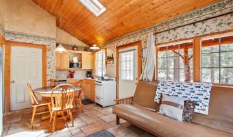 43630 Rainbow Ln, Angelus Oaks, CA 92305
