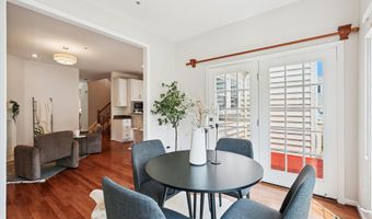 518 WINDING ROSE Dr, Rockville, MD 20850