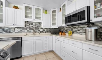1090 Kumukumu St C, Honolulu, HI 96825