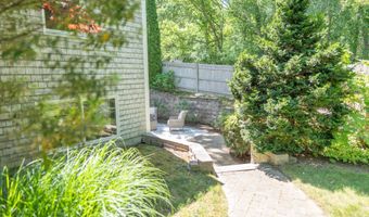 121 Salt Rock Rd, Barnstable, MA 02630