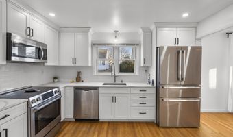 948 Wayne St, Bridgeport, CT 06606