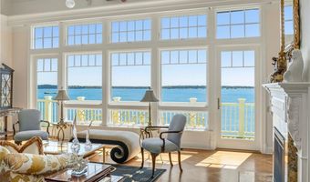 737 Boston Neck Rd, Narragansett, RI 02882