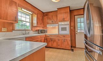 879 NE Wayne Ave, Abingdon, VA 24210