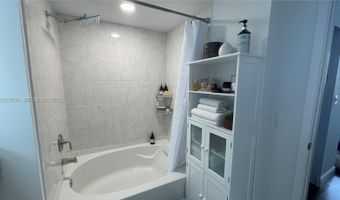 18800 NE 29th Ave 818, Aventura, FL 33180