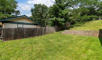 404 Applestone Dr, Ballwin, MO 63021