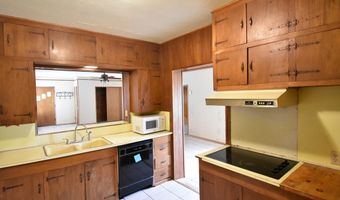 207 E Stockton Ave, Alpine, TX 79830