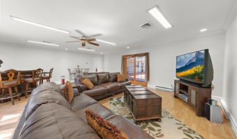 3 Renier Ct, Middletown, NJ 07748