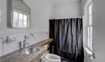 827 N HOWARD St, Baltimore, MD 21201