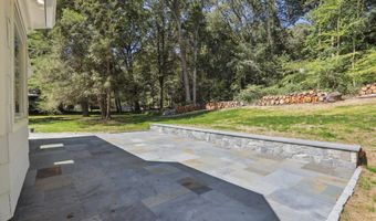 8 Fairview Ln, Wilton, CT 06897