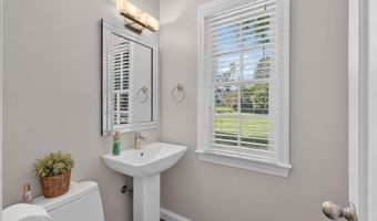 6720 NEWBOLD Dr, Bethesda, MD 20817