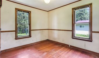 218 E Clark St, Alma Center, WI 54611