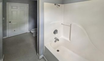 1037 Jones St, Athens, TN 37303