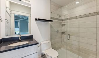 25 W 32nd St, Avalon, NJ 08202