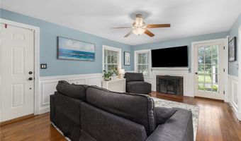 138 Homecrest Ave, North Smithfield, RI 02896
