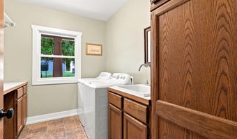 3235 Lakeview Dr, Allegan, MI 49010