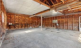 237 River Rd, Avon, ME 04966