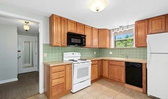 1 Town House Ln 6, Acton, MA 01720