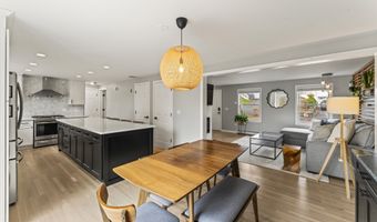 15 Berkshire Dr, Brookfield, CT 06804