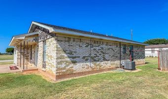 400 S Poplar St, Archer City, TX 76351