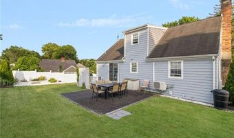 1 Adelaide Ave, Bristol, RI 02809