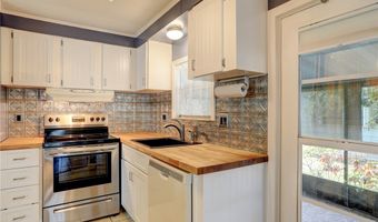 710 Hyacinth Cir, Barefoot Bay, FL 32976