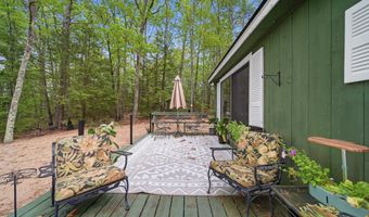 4 Clark Island Rd, Amherst, NH 03031
