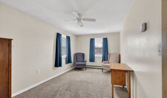 22 Connecticut Ave, Middletown, RI 02842