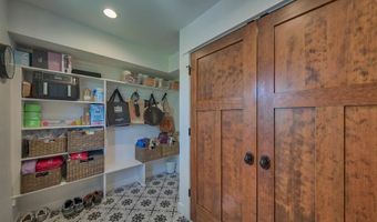 502 Skyline Dr, Cody, WY 82414