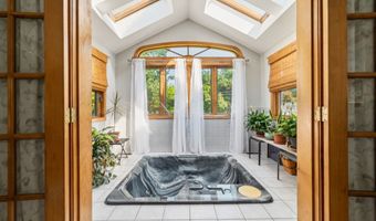 91 Ford St, Ansonia, CT 06401