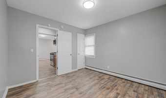 37 Park Ave 3, Amityville, NY 11701