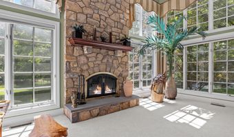 1049 MCKEAN Rd, Ambler, PA 19002