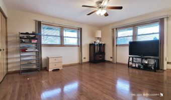 20 W371 Diversey Ave, Addison, IL 60101
