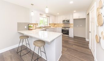 2971 Daleview Dr, Ann Arbor, MI 48105
