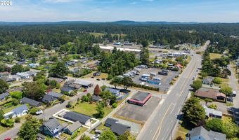 860 1ST St SE, Bandon, OR 97411