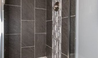 911 Lloyd Ave, Aurora, OH 44202